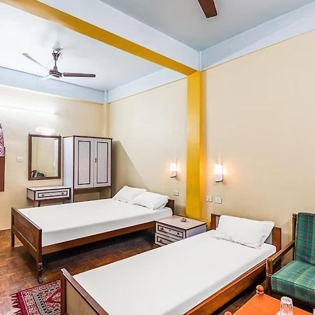 Hotel Florence Силигури Экстерьер фото